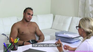 Cikán šuká žhavou blondýnu na sex castingu