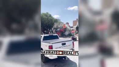 Tragédie při stavbě vánoční stromu v Manausu: převržený jeřáb zabil jednoho pracovníka a dalšího zranil