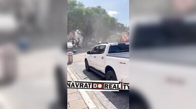 Tragédie při stavbě vánoční stromu v Manausu: převržený jeřáb zabil jednoho pracovníka a dalšího zranil