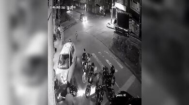 Opilý taxikář srazil 11 lidí, mezi nimi čtyři děti