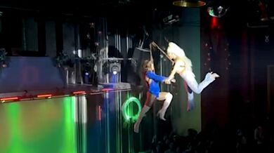 Nehoda během akrobatického představení