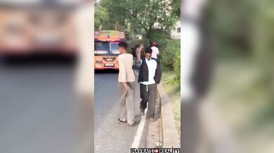 Bolestivý indický pozdrav