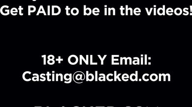 Blondýnka s křivkami Ema Karter podvádí nudného manžela s obrovským černým ptákem