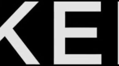 Blondýnka s křivkami Ema Karter podvádí nudného manžela s obrovským černým ptákem