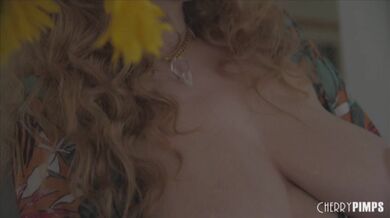 Skvělý sex s neoholenou pornohvězdou Lena Paul