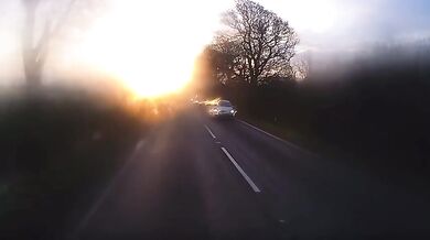Řidič kamionu s zamlženým čelním sklem způsobil „hororovou“ pětinásobnou nehodu