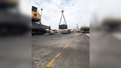 Pracovník jen o vlásek unikl vážné nehodě na pracovišti