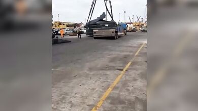 Pracovník jen o vlásek unikl vážné nehodě na pracovišti