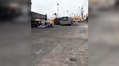 Pracovník jen o vlásek unikl vážné nehodě na pracovišti