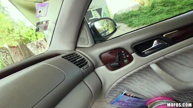 Dívka z ulice šuká s cizincem za rychlý prachy