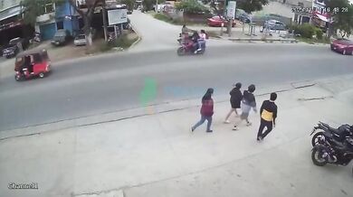 Motorkářka sražena při výjezdu z křižovatky