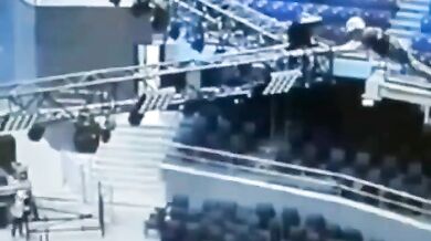 Pracovní nehoda - Dělník spadl při montáži konstrukce