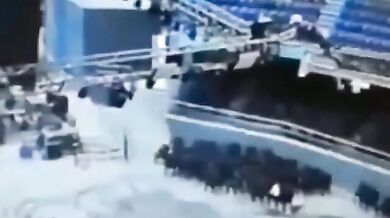 Pracovní nehoda - Dělník spadl při montáži konstrukce