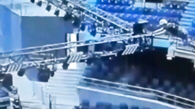 Pracovní nehoda - Dělník spadl při montáži konstrukce