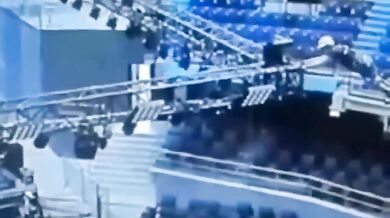 Pracovní nehoda - Dělník spadl při montáži konstrukce