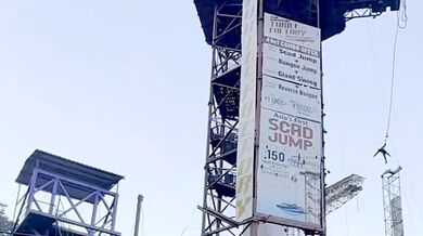 Dramatický pád při bungee jumpingu v Rishikeshi