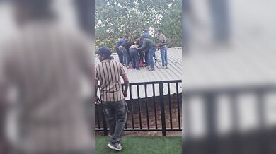 Dramatický pád při bungee jumpingu v Rishikeshi