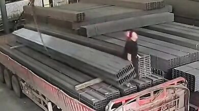 Pracovní nehoda - Přimáčknutý