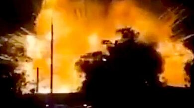 Mohutná exploze a obří požár v North St Marys - Chemické recyklační zařízení lehlo popelem