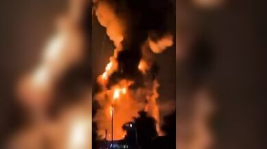 Mohutná exploze a obří požár v North St Marys - Chemické recyklační zařízení lehlo popelem