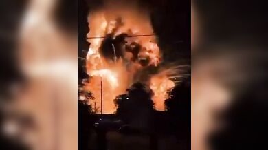 Mohutná exploze a obří požár v North St Marys - Chemické recyklační zařízení lehlo popelem