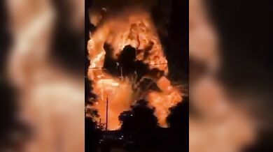 Mohutná exploze a obří požár v North St Marys - Chemické recyklační zařízení lehlo popelem