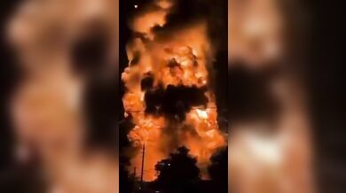 Mohutná exploze a obří požár v North St Marys - Chemické recyklační zařízení lehlo popelem