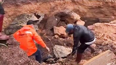 Smrt inspektora po zavalení zeminou