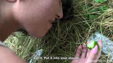 Eveline Dellai šuká cizího chlapa pro rychlé prachy