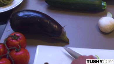 Zlobivá Natasha La Piedra nedokáže ovládnout své anální chutě