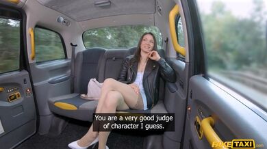 Žhavá MILFka šuká s taxikářem