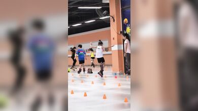 Dívka ohromila svět úžasnou dovedností v extrémním bruslení