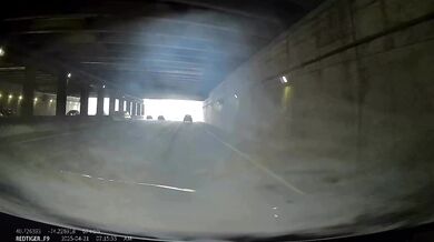 Dopravní nehoda v podjezdu