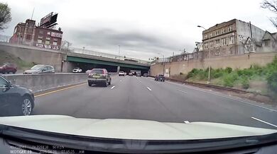 Dopravní nehoda v podjezdu