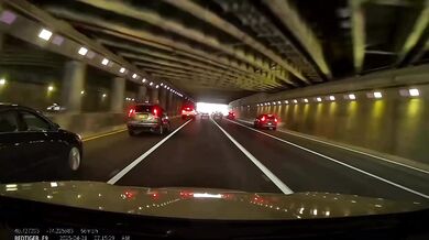 Dopravní nehoda v podjezdu