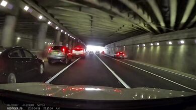 Dopravní nehoda v podjezdu