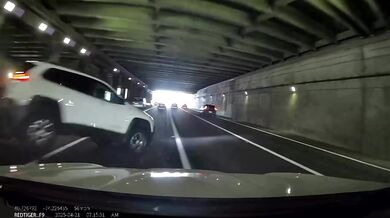 Dopravní nehoda v podjezdu