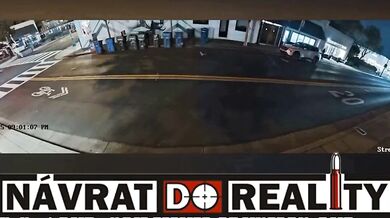 Devadesátiletý řidič narazil o Díkůvzdání autem v plné rychlosti do kavárny