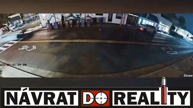 Devadesátiletý řidič narazil o Díkůvzdání autem v plné rychlosti do kavárny