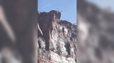 Otevření padáku na poslední chvíli