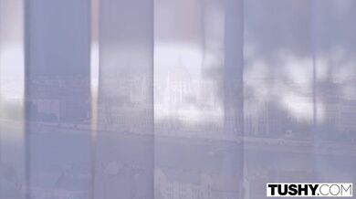 Pomstí se za nevěru svého přítele tím, že ošuká jeho kamarádem