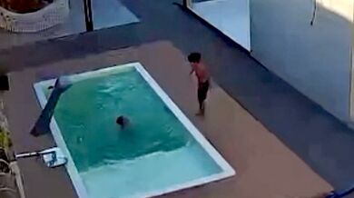 Otec v poslední chvíli zachránil dva syny před utonutím v bazénu v Arapirace