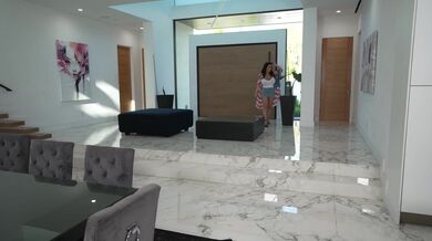 Sarah Arabic ví, jak využít své sexy chodidla