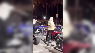 Motorkář zpanikařil při příjezdu policejní hlídky