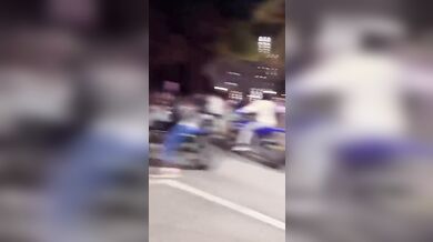 Motorkář zpanikařil při příjezdu policejní hlídky