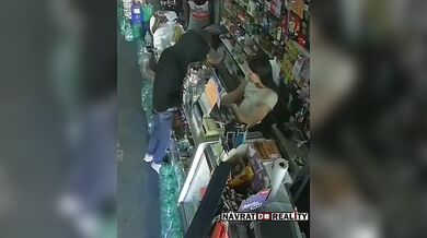 Žena se postavila ozbrojenému zloději a ubránila svůj obchod