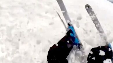 Lyžař na Mt. Baker jen o vlásek unikl pádu do ledovcové trhliny