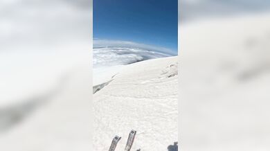 Lyžař na Mt. Baker jen o vlásek unikl pádu do ledovcové trhliny