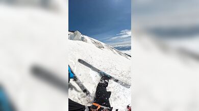 Lyžař na Mt. Baker jen o vlásek unikl pádu do ledovcové trhliny