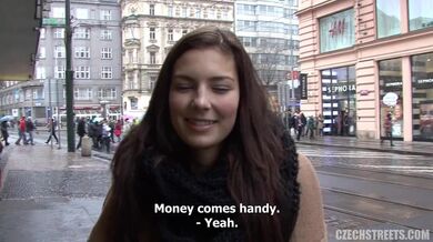 Roztomilá dívka z ulice potřebuje rychlý prachy